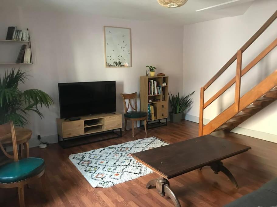 Charmant Appartement Au Calme Avec Parking Безансон Экстерьер фото